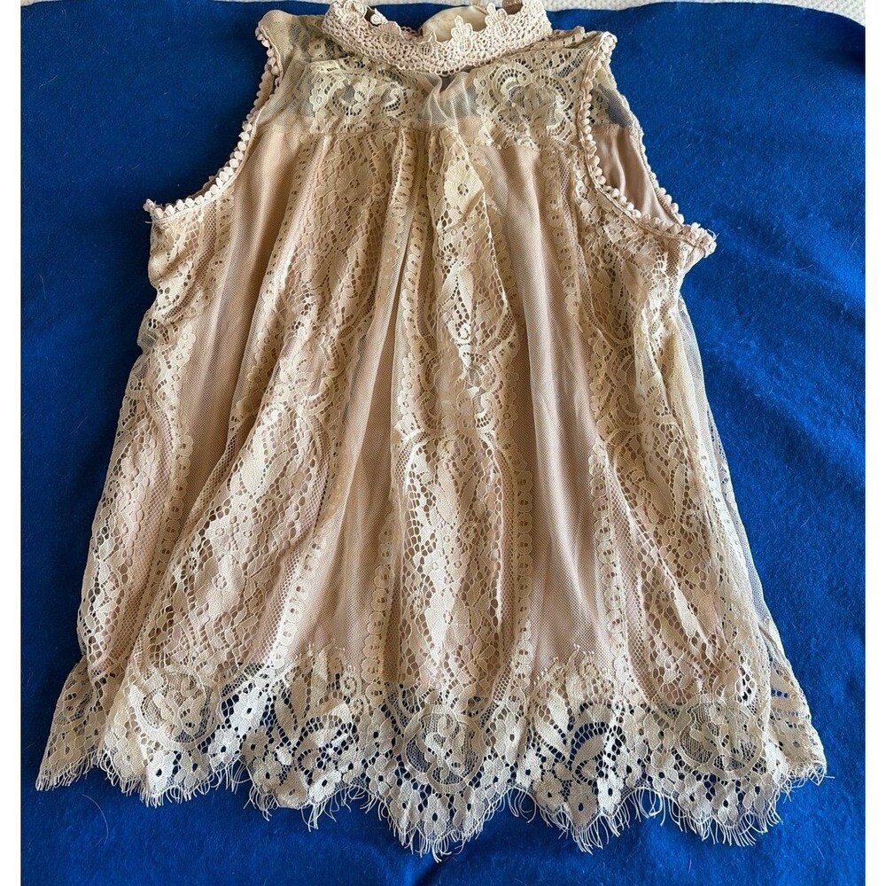 Vintage Ivory Lace Sleeveless Blouse Top Ruffled Neck Scalloped HemRomantic boho